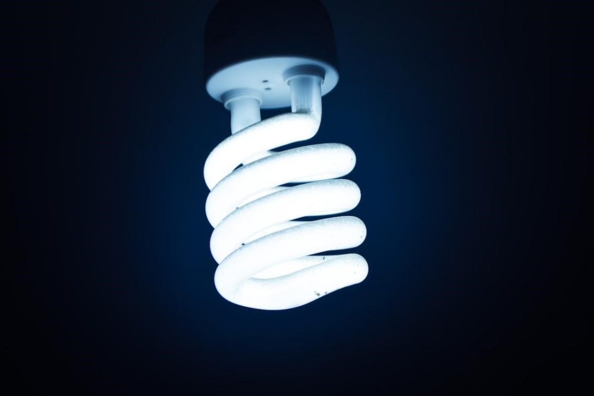 Lampadina LED Dimmerabile Come Funziona-Approfondimenti--HOOLED