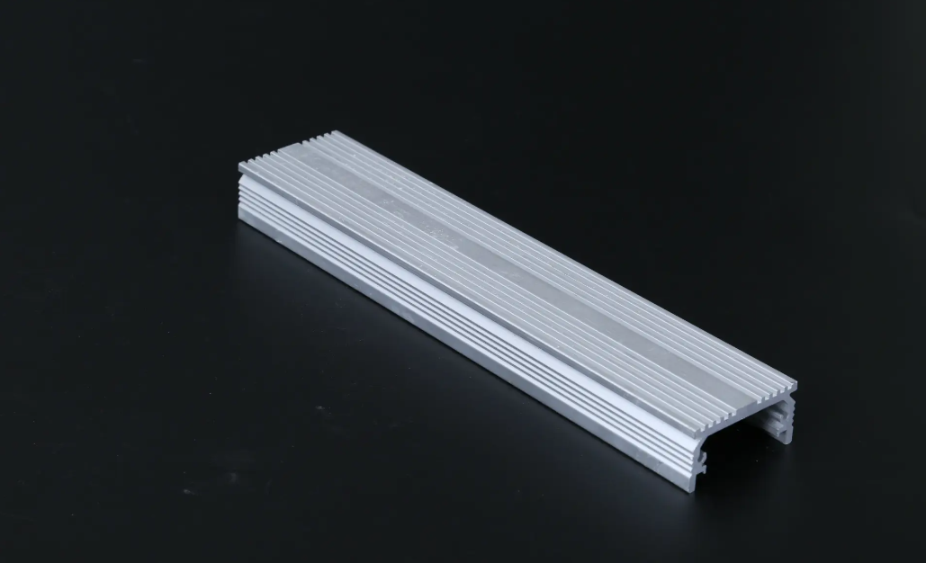 Come tagliare un profilo in alluminio?-Montaggio-Montaggio del profilo LED-HOOLED