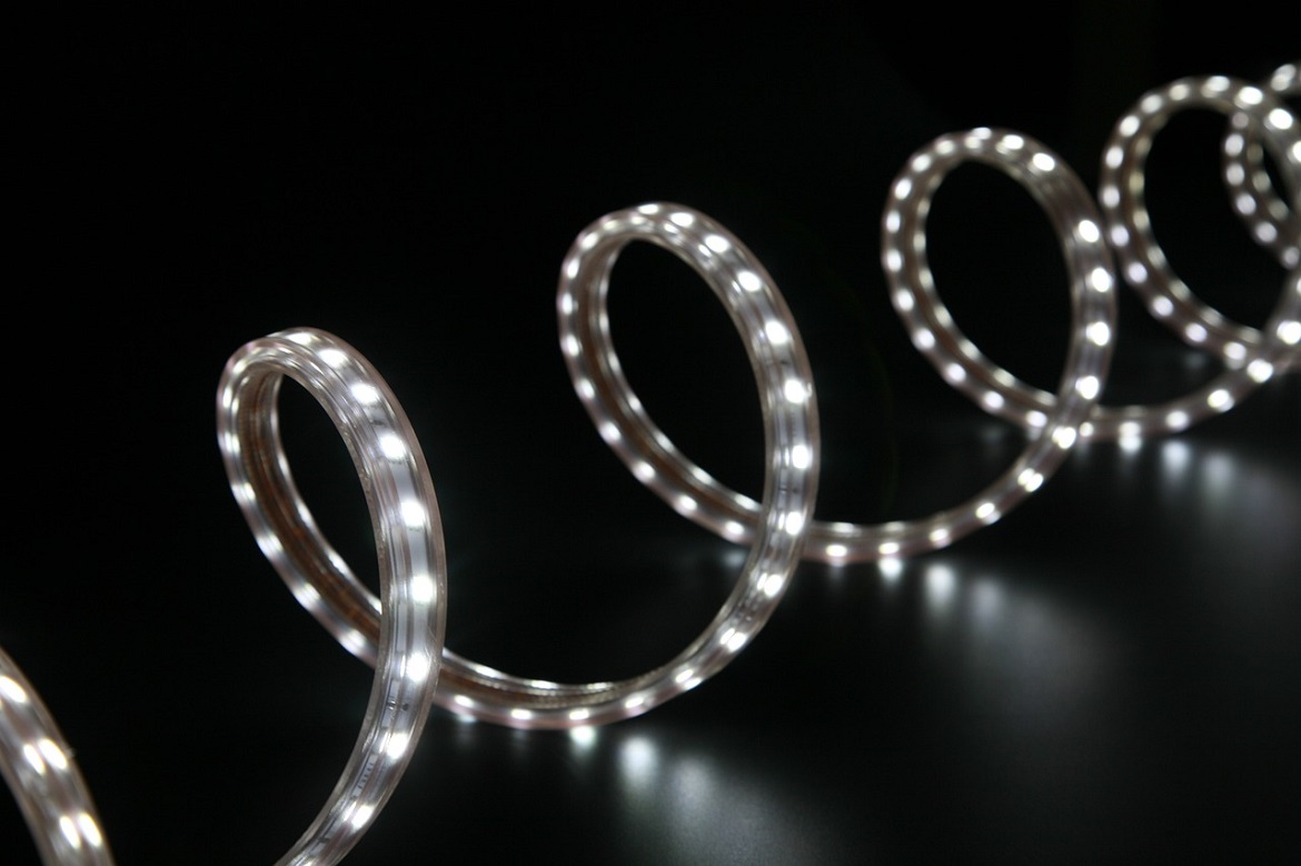 Come montare strisce led: dalla scelta all'installazione-Montaggio-Montaggio strisce led-HOOLED Come montare strisce led: dalla scelta all'installazione-Montaggio-Montaggio strisce led-HOOLED