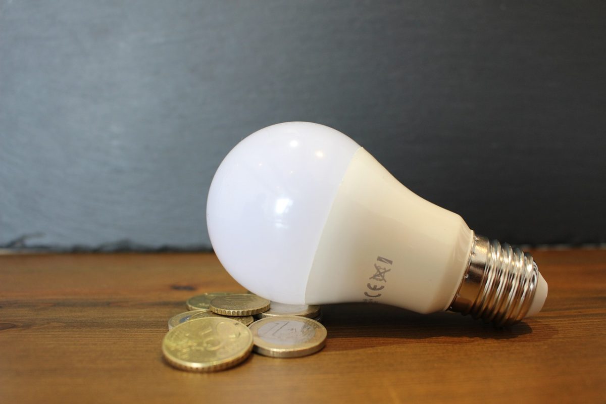 Quanto costa la luce al kilowatt-Approfondimenti--HOOLED Quanto costa la luce al kilowatt-Approfondimenti--HOOLED
