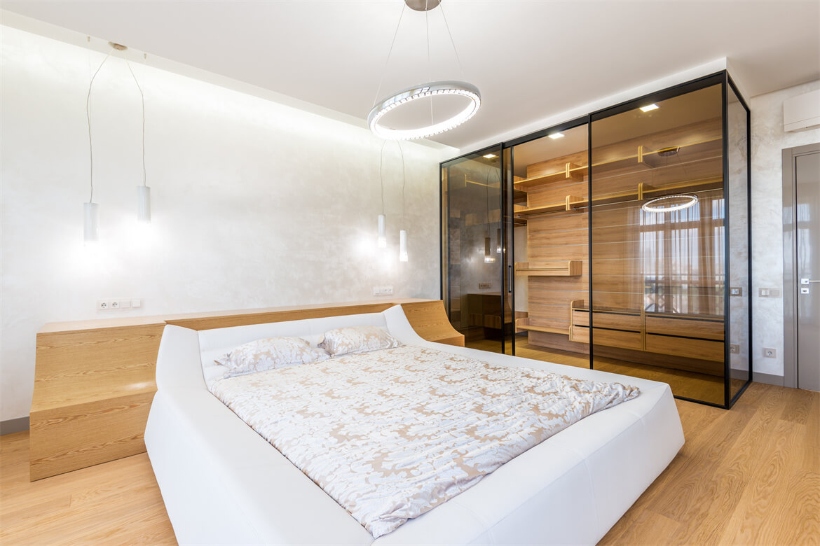 Selezione della potenza delle luci LED in camera da letto