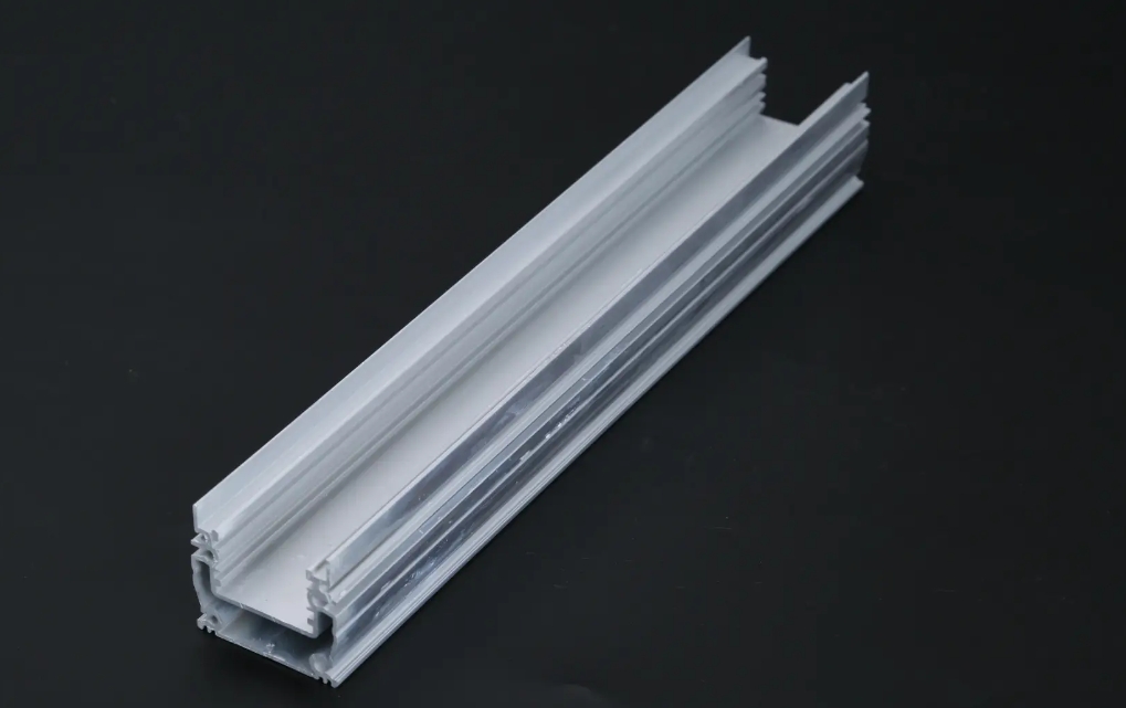 Design creativo: infinite possibilità per i profili LED in cartongesso