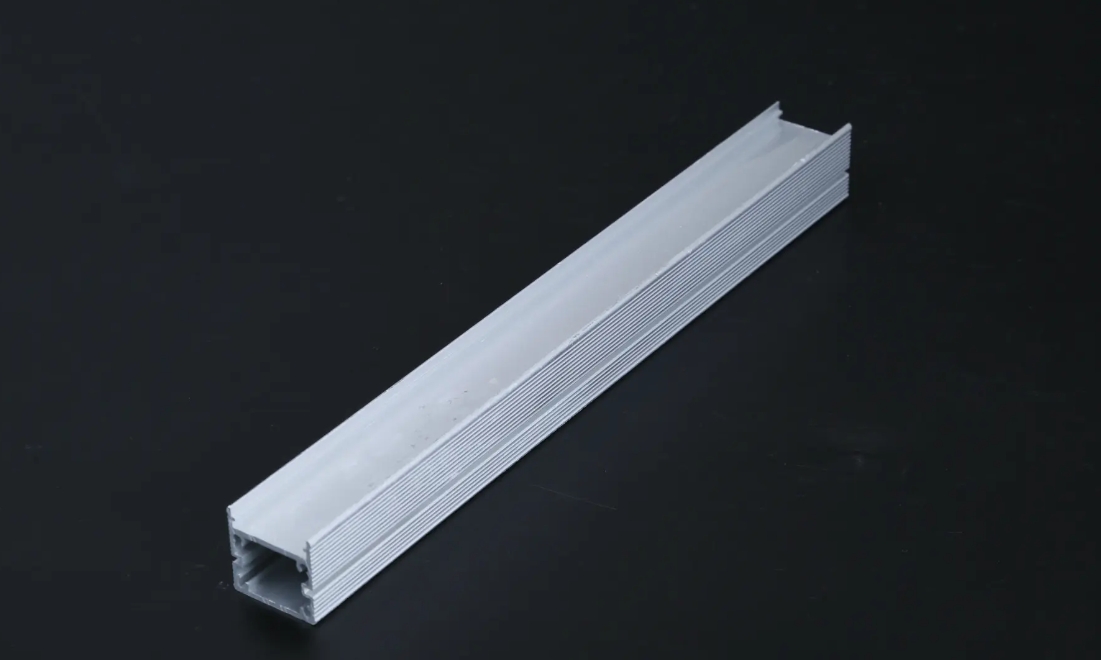 Profili LED per cartongesso fai da te: creare un'illuminazione personalizzata