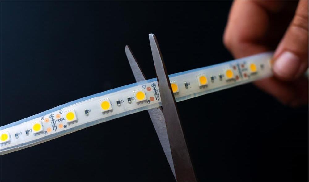 Strisce luminose LED adesive: installazione semplice e lunga durata - HOOLED