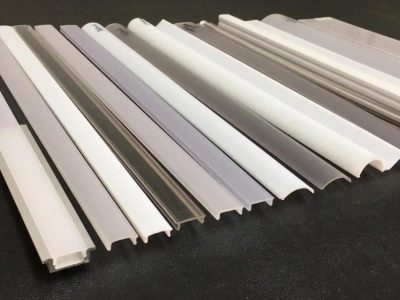 Profili LED: mantenere intatte le strisce luminose a LED del soffitto del soggiorno-Guida all'illuminazione-Montaggio del profilo LED-HOOLED